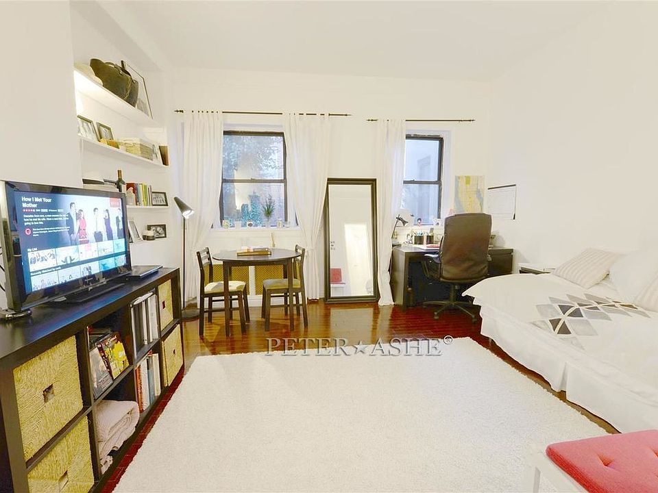 2nd image of 149 E 62nd St #2R
