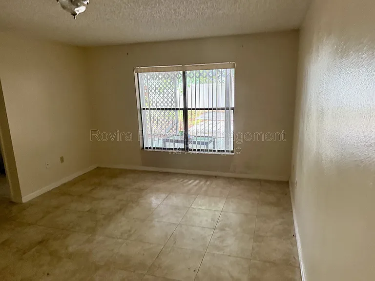 7 Dorset Dr — Photo 7