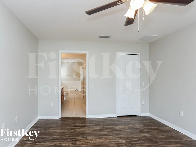 811 15th St NE — Photo 6