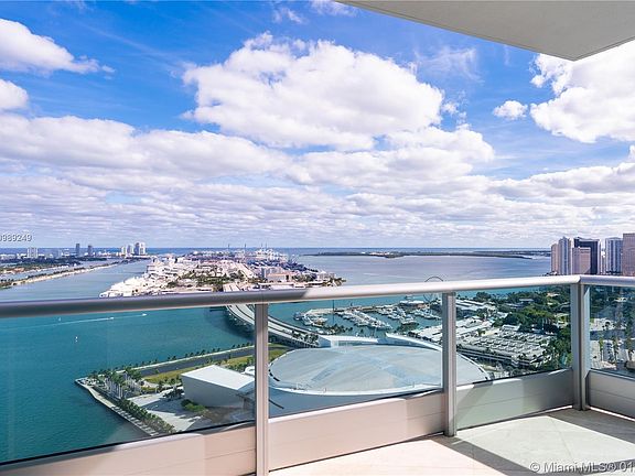4th image of 900 Biscayne Blvd APT 4001