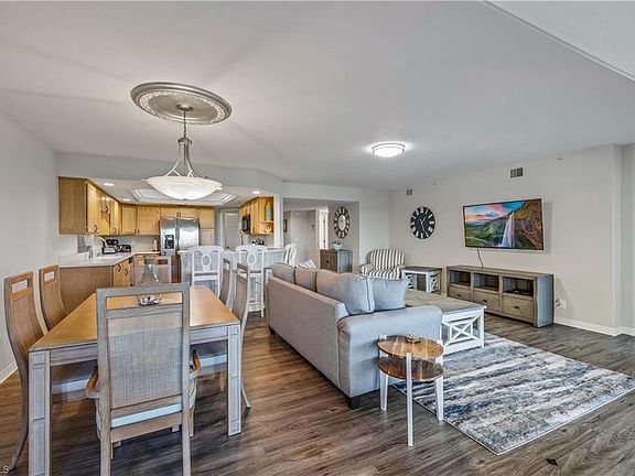 4th image of 26880 Wedgewood Dr APT 403