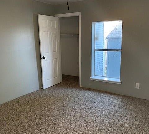 5th image of 202 E Avenue H