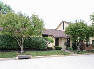 6850 Olde Greenbrier Ln, Dayton, OH 45459