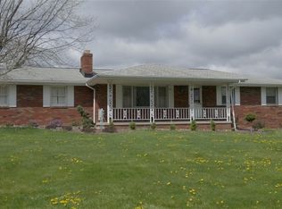 10992 Garden Center Dr, New Middletown, OH 44442