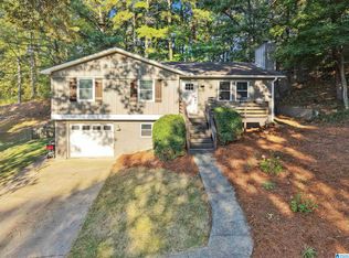 102 Lynn Dr, Trussville, AL 35173