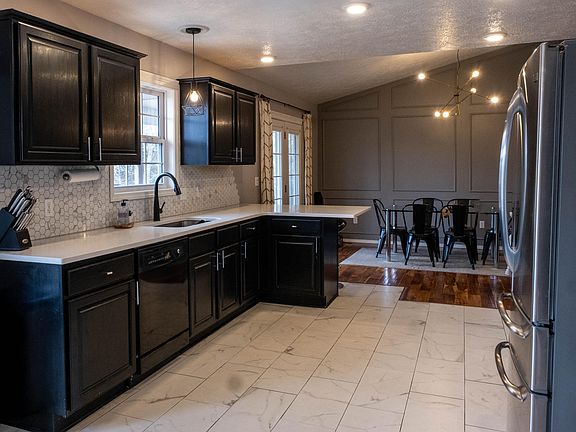 5th image of 370 Shary Hill Road