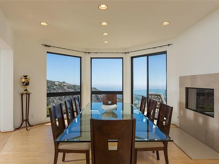 1326 Skyline Dr — Photo 17