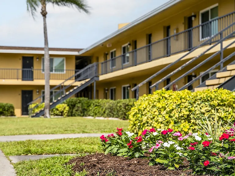 Ridge Manor Apartments — Photo 31