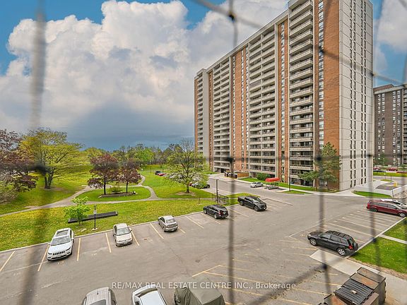 2nd image of 21 Knightsbridge Rd #403