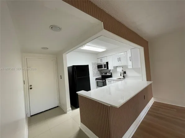 4910 NW 79th Ave APT 108, Doral, FL 33166