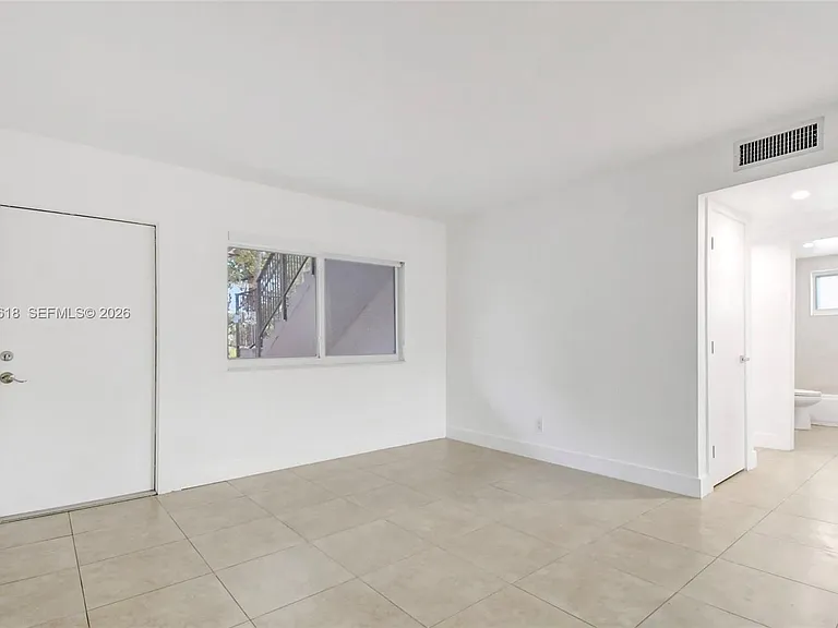 407 SE 9th Ct #1 — Photo 19