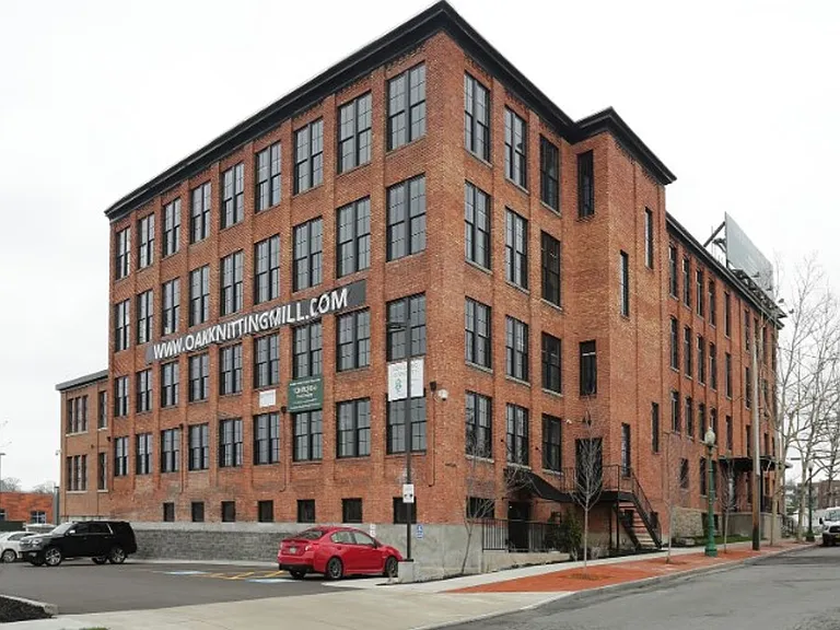 Oak Knitting Mill Apartments Franklin Square Available — Photo 7