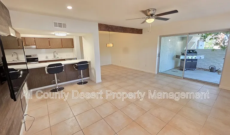 2504 N Whitewater Club Dr #C — Photo 2
