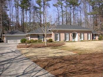 1st image of 235 Chinaberry Dr