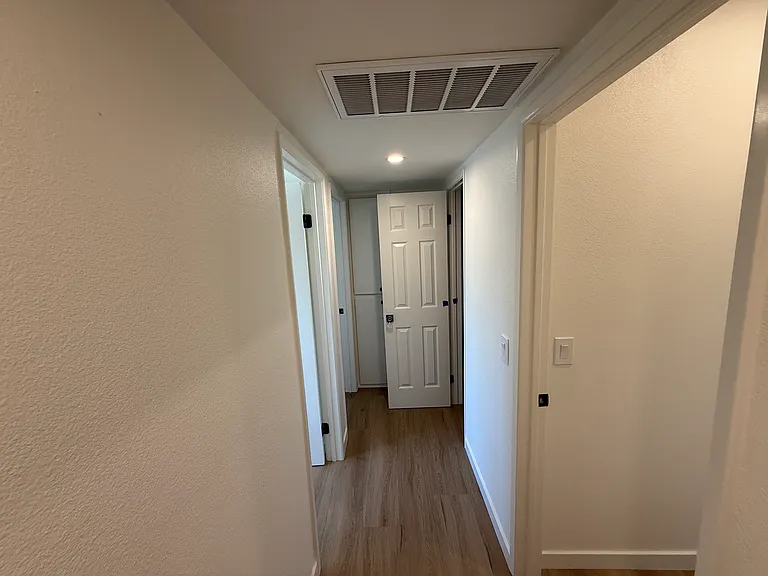 118 N Gladys Ave — Photo 5