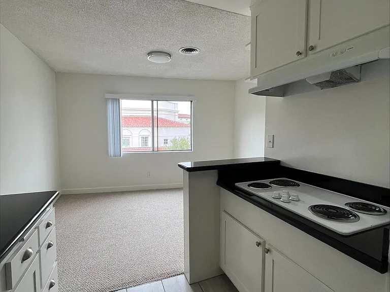 801 S Lucerne Blvd #401 — Photo 2