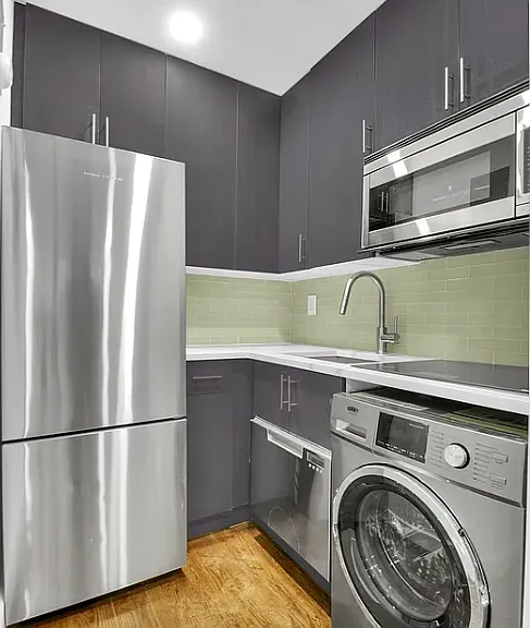 18 Christopher St #2 — Photo 2