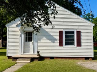 703 Brisson Ave, Elizabethtown, NC 28337
