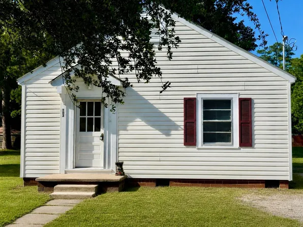 703 Brisson Ave, Elizabethtown, NC 28337