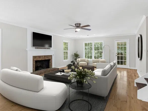 341 Westover Dr, Woodstock, GA 30188