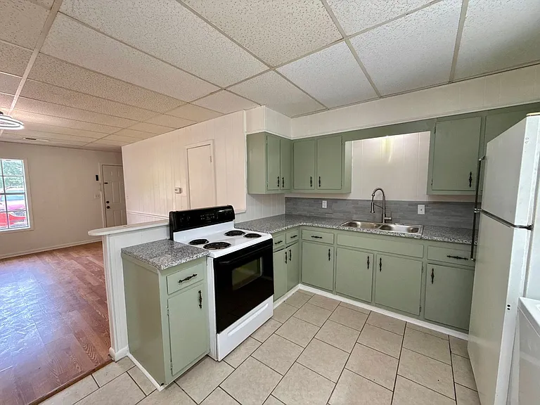 1403 Kimberly Dr — Photo 1