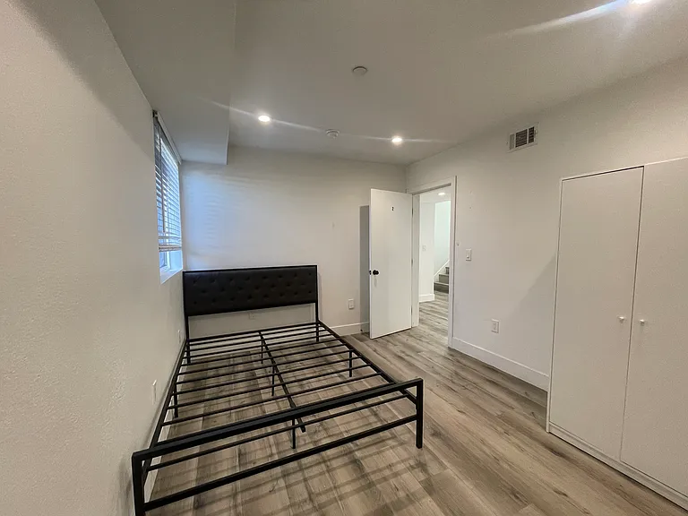 1532 W 37th St #1530 — Photo 7