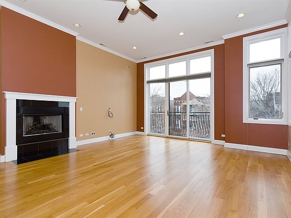 2nd image of 2431 W Walton St #3