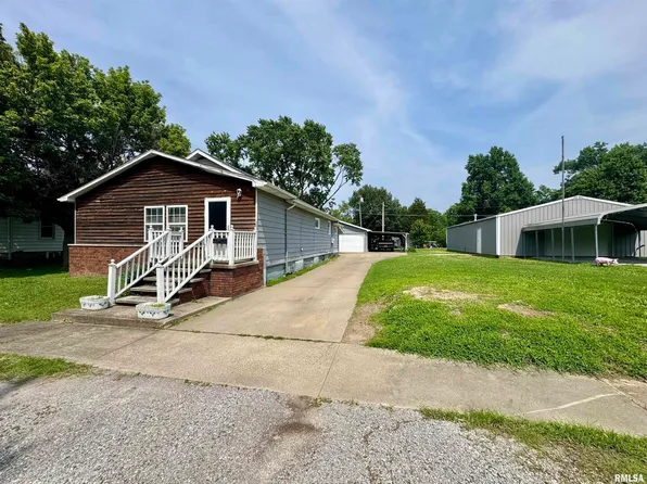 606 Orchard St, West Frankfort, IL 62896