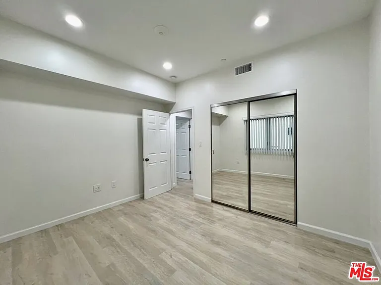 1409 N Hobart Blvd #101 — Photo 13