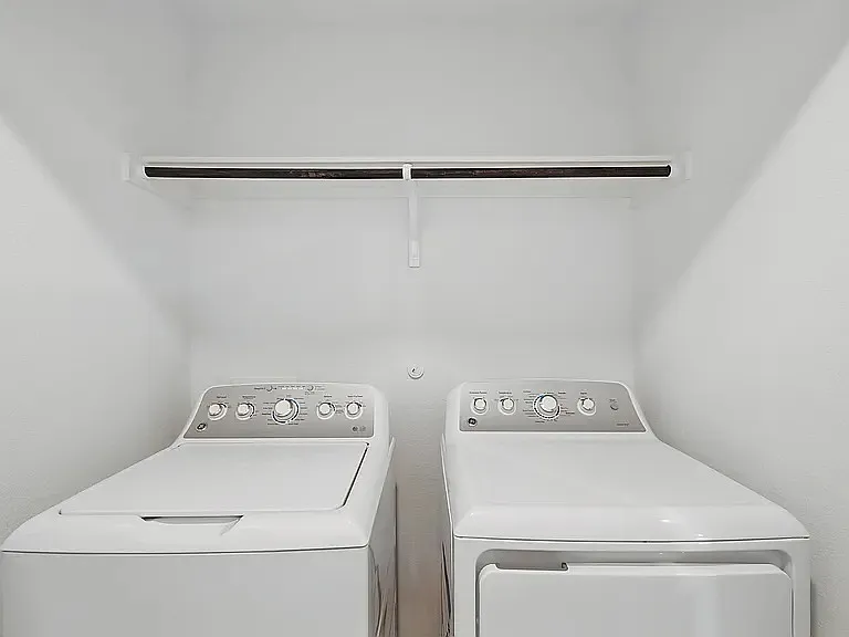 8400 High Robin Ave — Photo 14