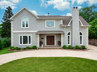 709 Pfingsten Rd, Glenview, IL 60025