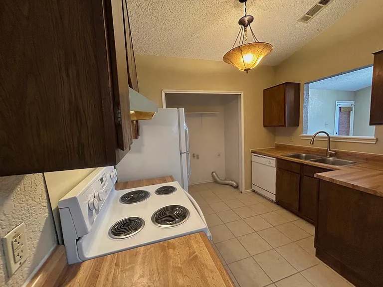 5110 Colonel Travis St — Photo 3