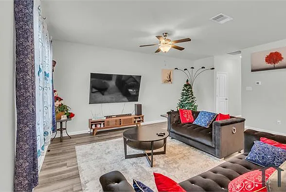 6102 Harrah Ln — Photo 6
