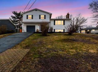 674 Basinview Dr, Bedford, NS B4A 1T7