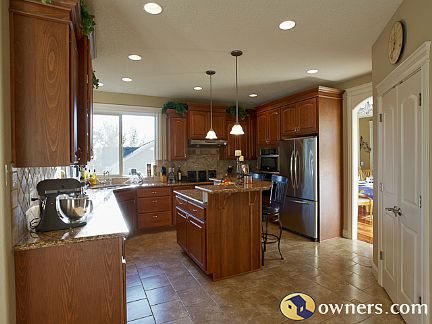 Kitchen w/ Island