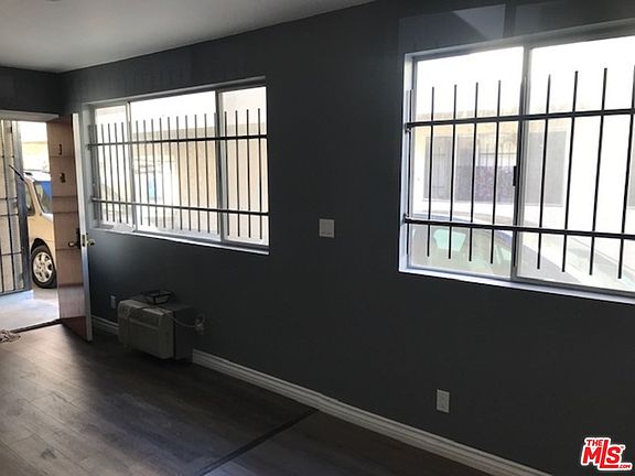 4th image of 837 S Ardmore Ave APT 3