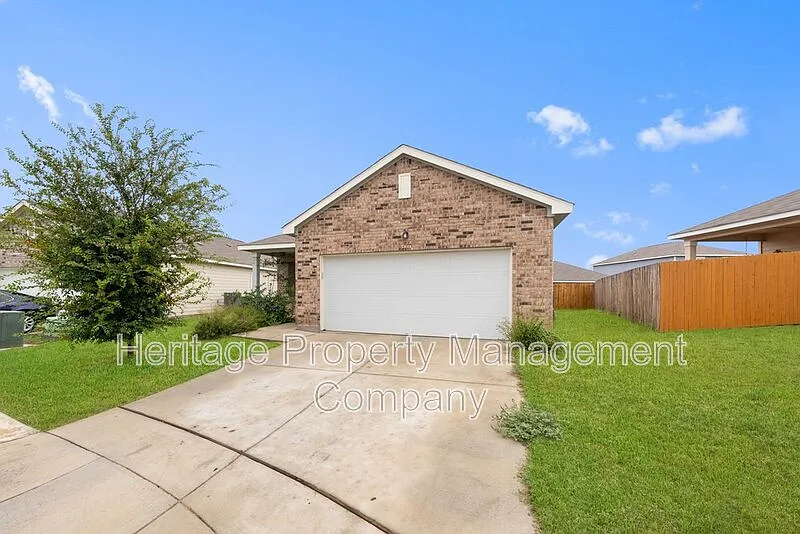 3 bed, 2.0 bath, 1662 sqft, $1,895 — Photo 2