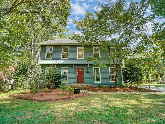 2nd image of 16424 Beech Hill Dr