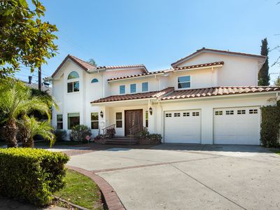 12924 San Vicente Blvd, Los Angeles, CA, 90049