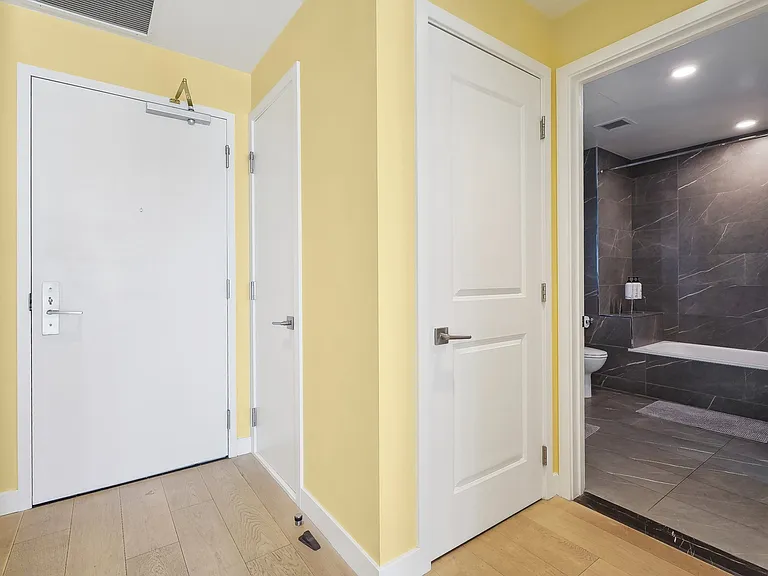 400 S Broadway Ave #3406 — Photo 16