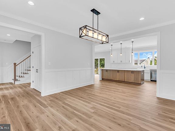 5th image of 282 Float Ave