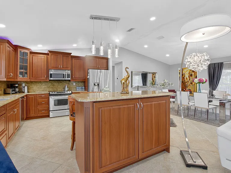 10305 Crosswind Rd — Photo 17