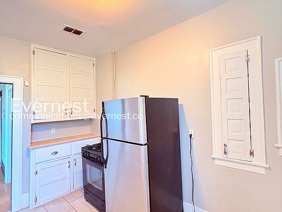 5th image of 9429 Brush St #2B