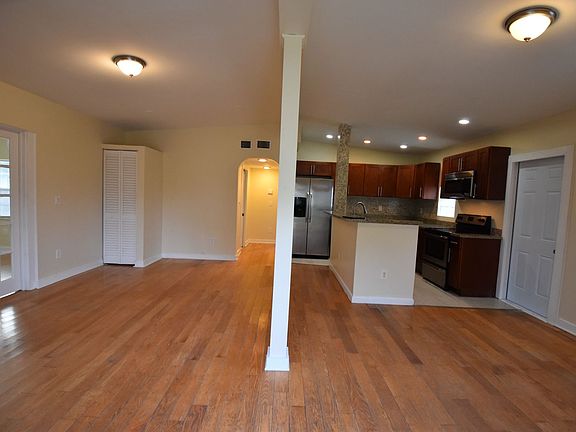 5th image of 1310 NE 41st Ct