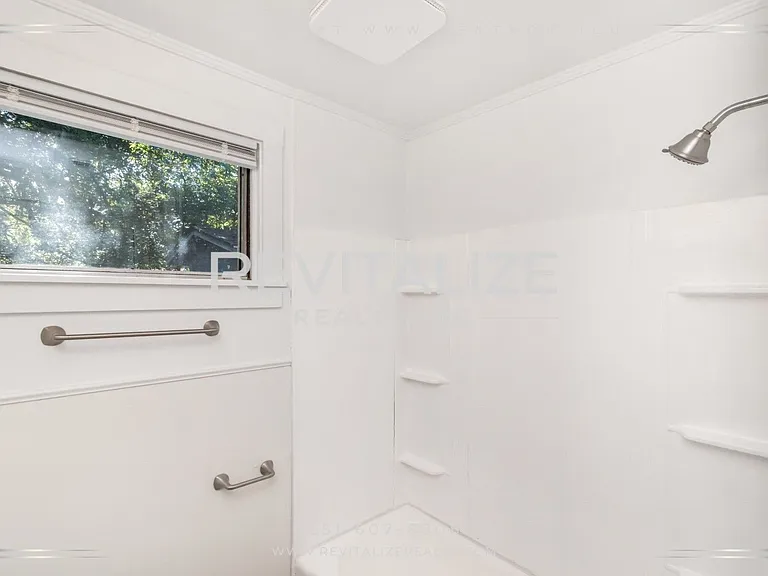 James Street Duplex — Photo 16