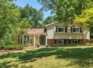 979 Woodway Ct, Fenton, MO
