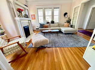 403 E Waldburg St, Savannah, GA 31401