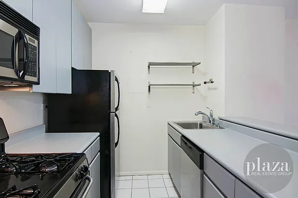 Rented by Plaza Real Estate Group | media 24