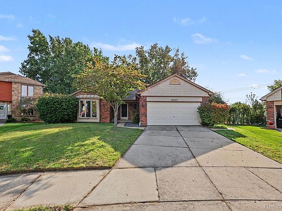 3rd image of 46607 Foxtail Ct