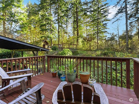 5th image of 11304 Nooksack Court SE